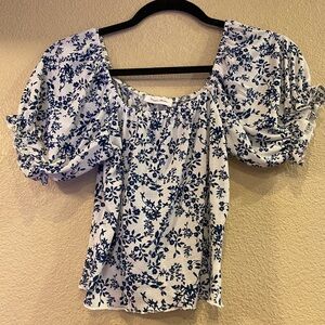 Women’s Blue & White Floral Short Sleeve Top | Medium